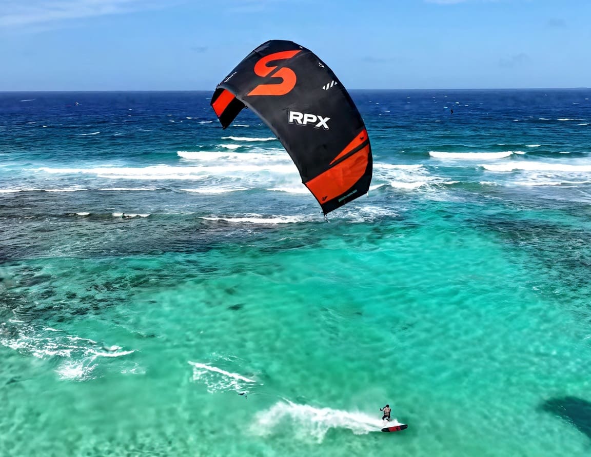 Slingshot RPX V2 2025 – это не просто кайт, а инструмент для достижения новых высот в фристайле