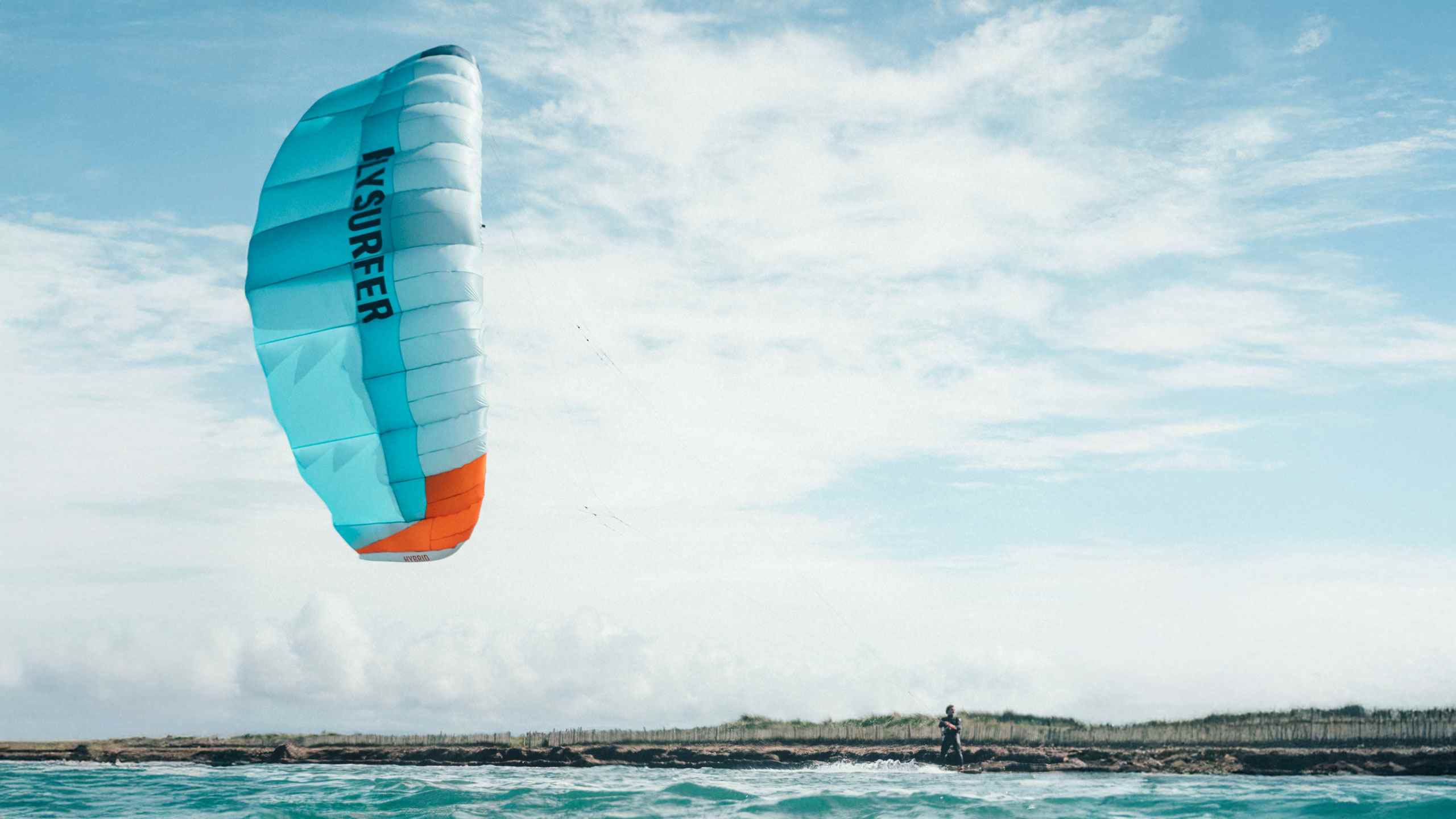 Купить парафойл Flysurfer HYBRID 2 — гибридный фойл-кайт Кайт Flysurfer HYBRID² — гибридный фойл-кайт для воды, снега и обучения