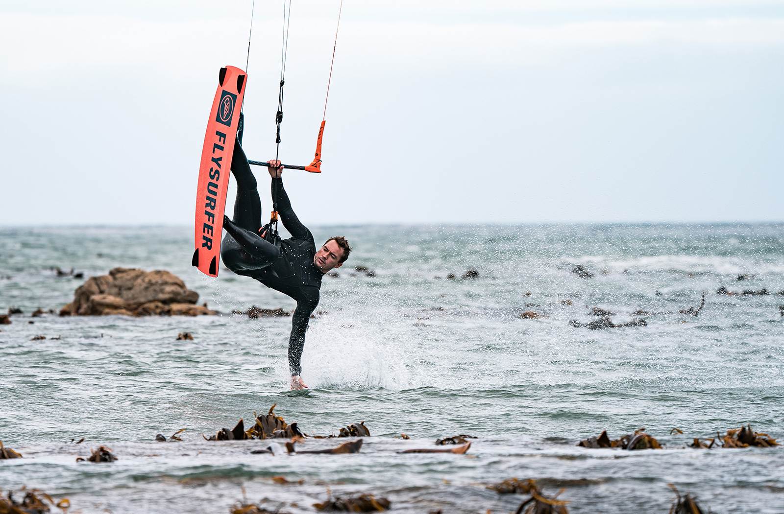 Структура деревянного сердечника кайтборда Flysurfer.